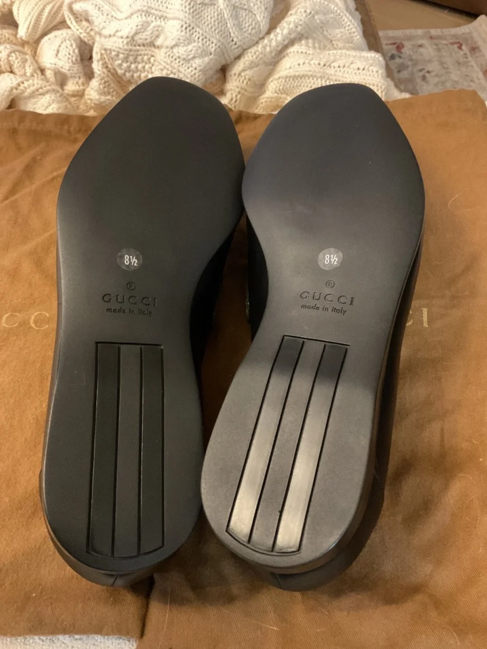 Gucci black leather loafers brand new 100% authentic Gucci size 8.5 US size 9.5